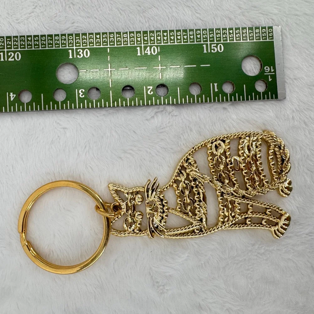 Cat Keyring Gold Tone Sitting Kitty Feline Novelty